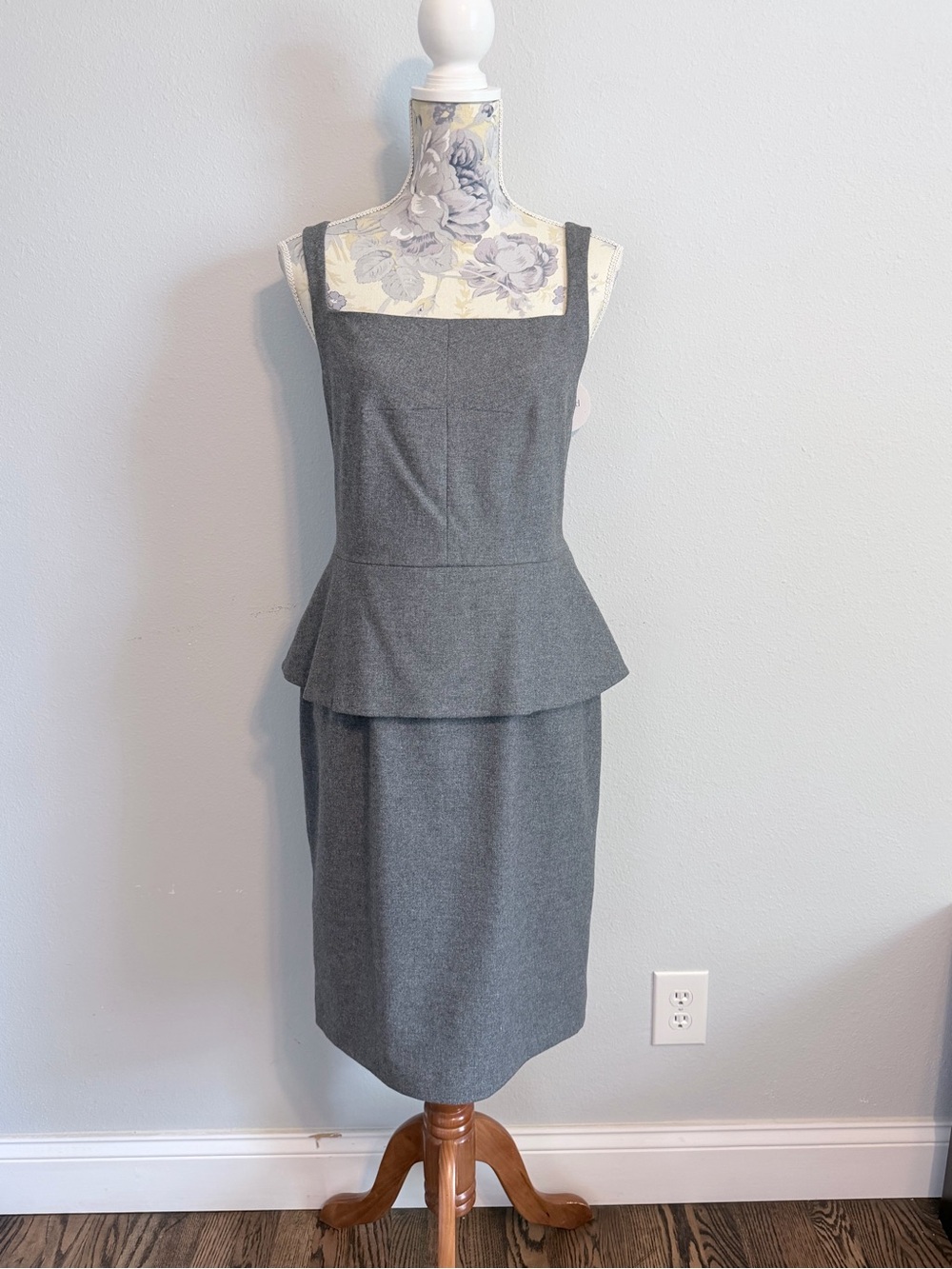 BANANA REPUBLIC Luxury Italian Wool Blend Peplum Sheath Dress Size 8 Office Work